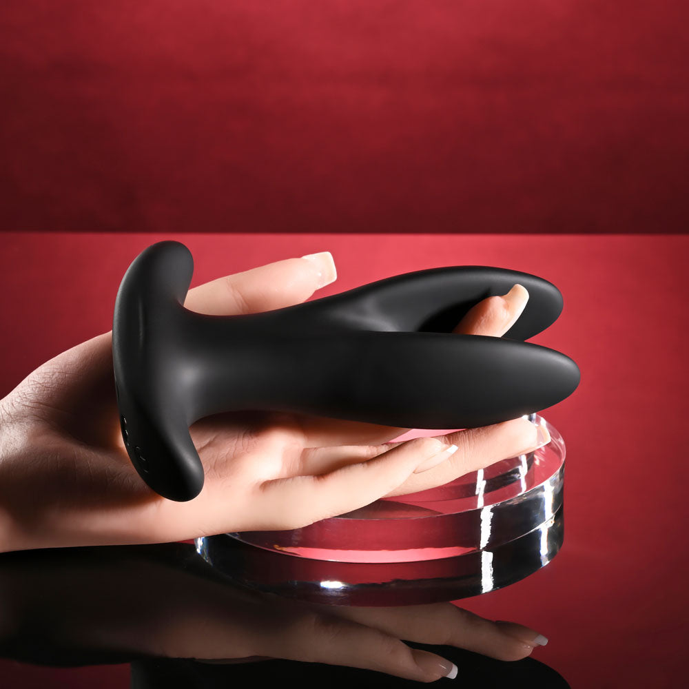 Gender X SPREAD THE LOVE - Black USB Rechargeable Stretching Anal Plug with Wireless Remote