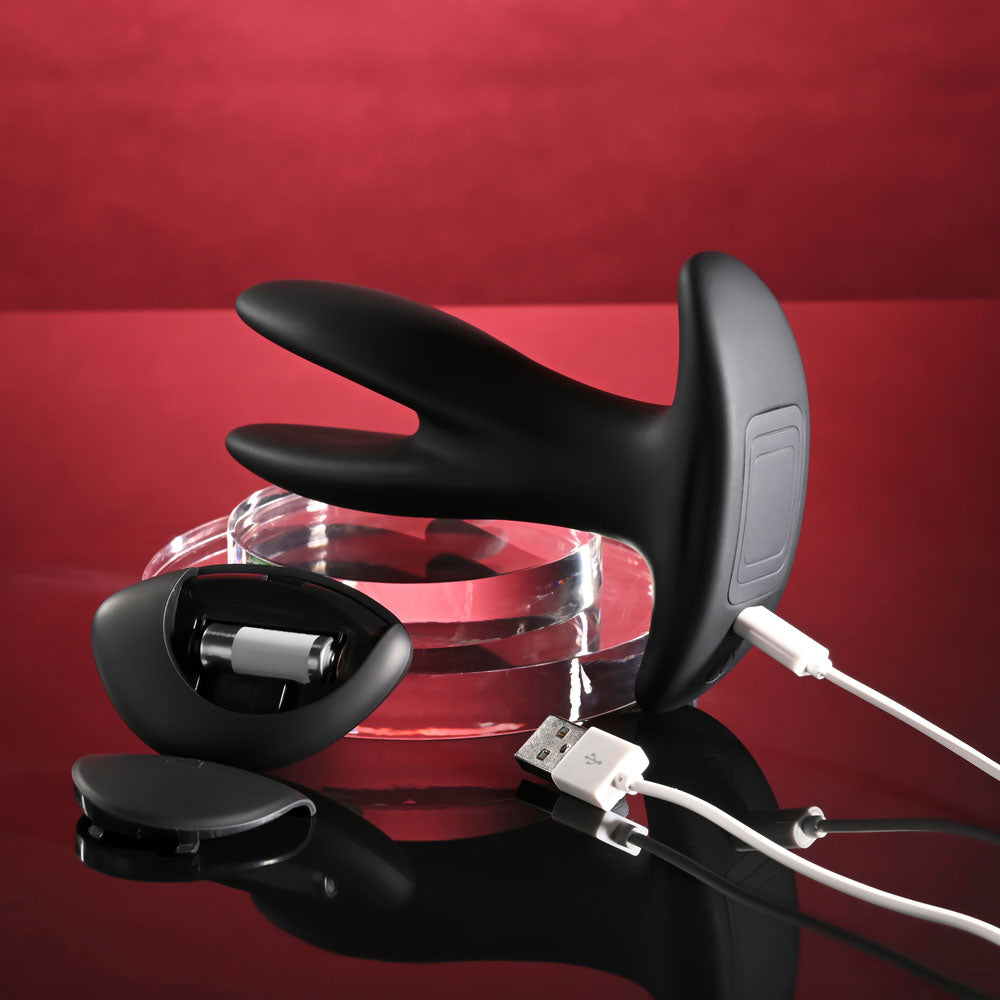 Gender X SPREAD THE LOVE - Black USB Rechargeable Stretching Anal Plug with Wireless Remote